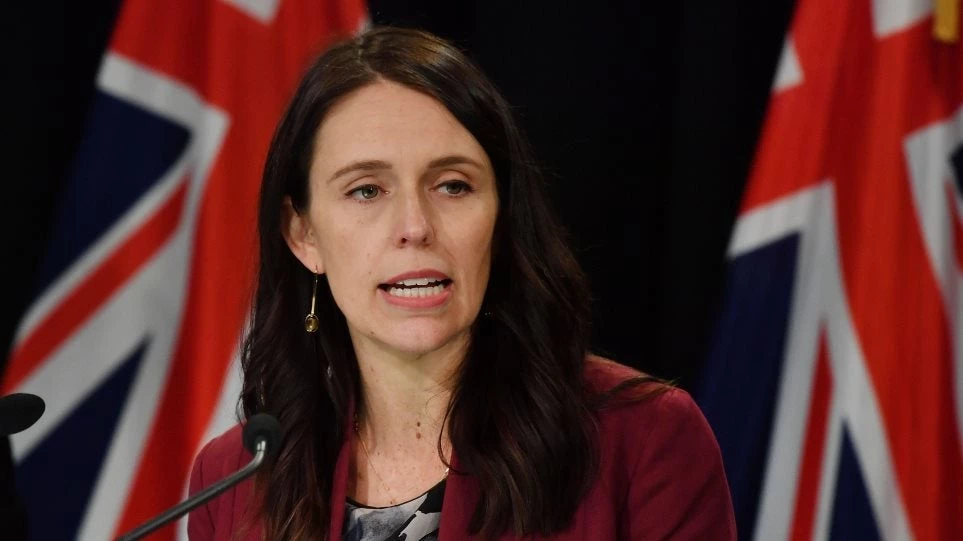 Η πρωθυπουργός της Νέας Ζηλανδίας «παγώνει» τους μισθούς των βουλευτών γιατί αυξάνουν το χάσμα φτωχών-πλουσίων